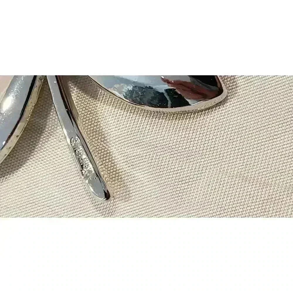 Vintage Alfred Philippe Crown Trifari Flower Brooch Silver Texture & Shiny - Picture 6 of 6